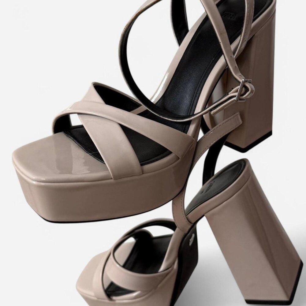 Zara Women's Tan and Cream Courts